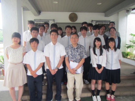 学生の皆さんと一緒に